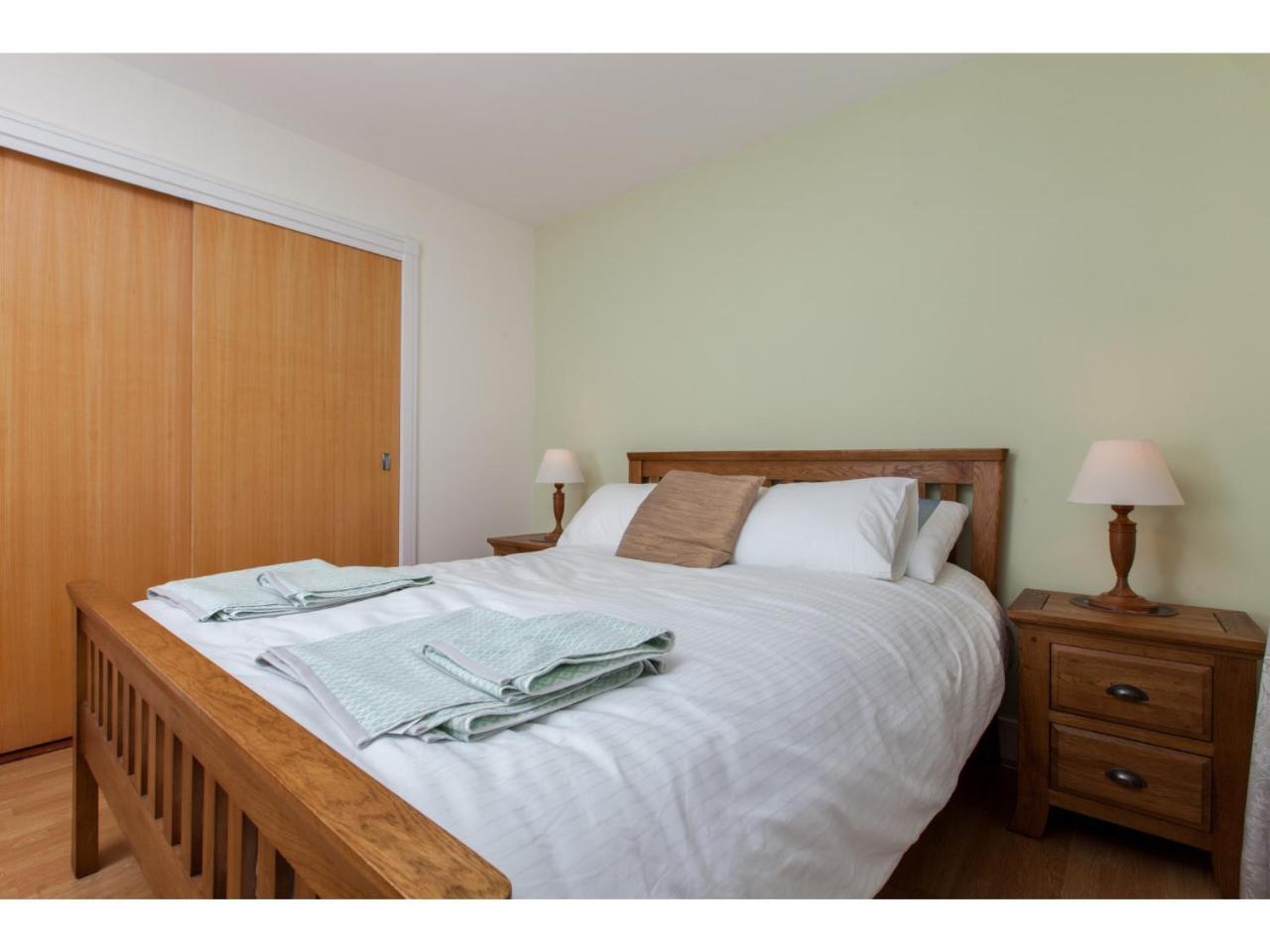 Spacious, Central Apartment EDI